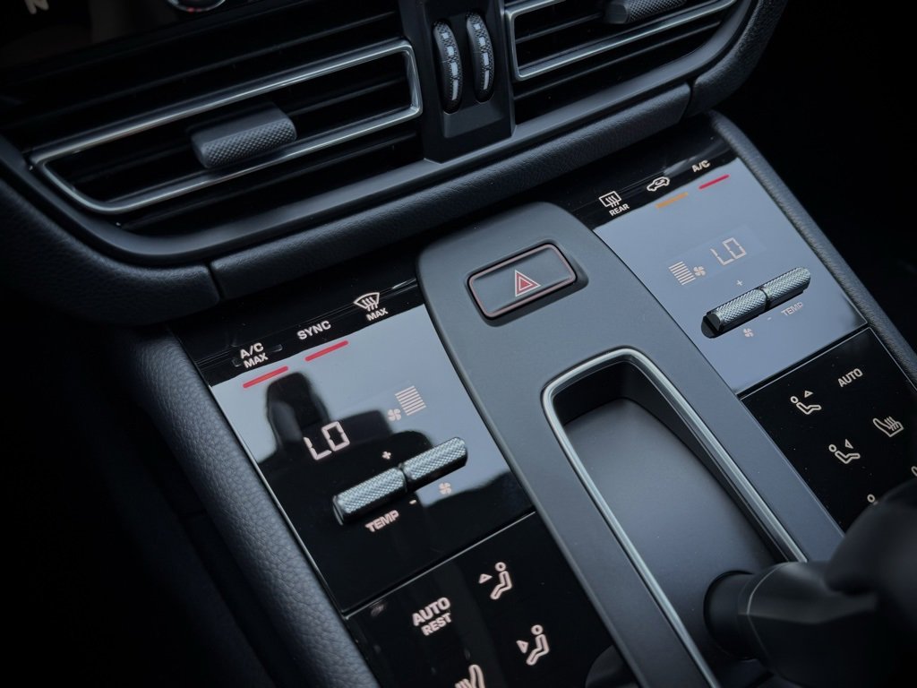 New 2025 Porsche Macan image 26