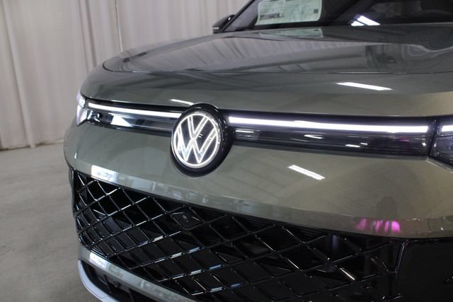 New 2026 Volkswagen Tiguan SEL R-Line AWD/4WD image 33