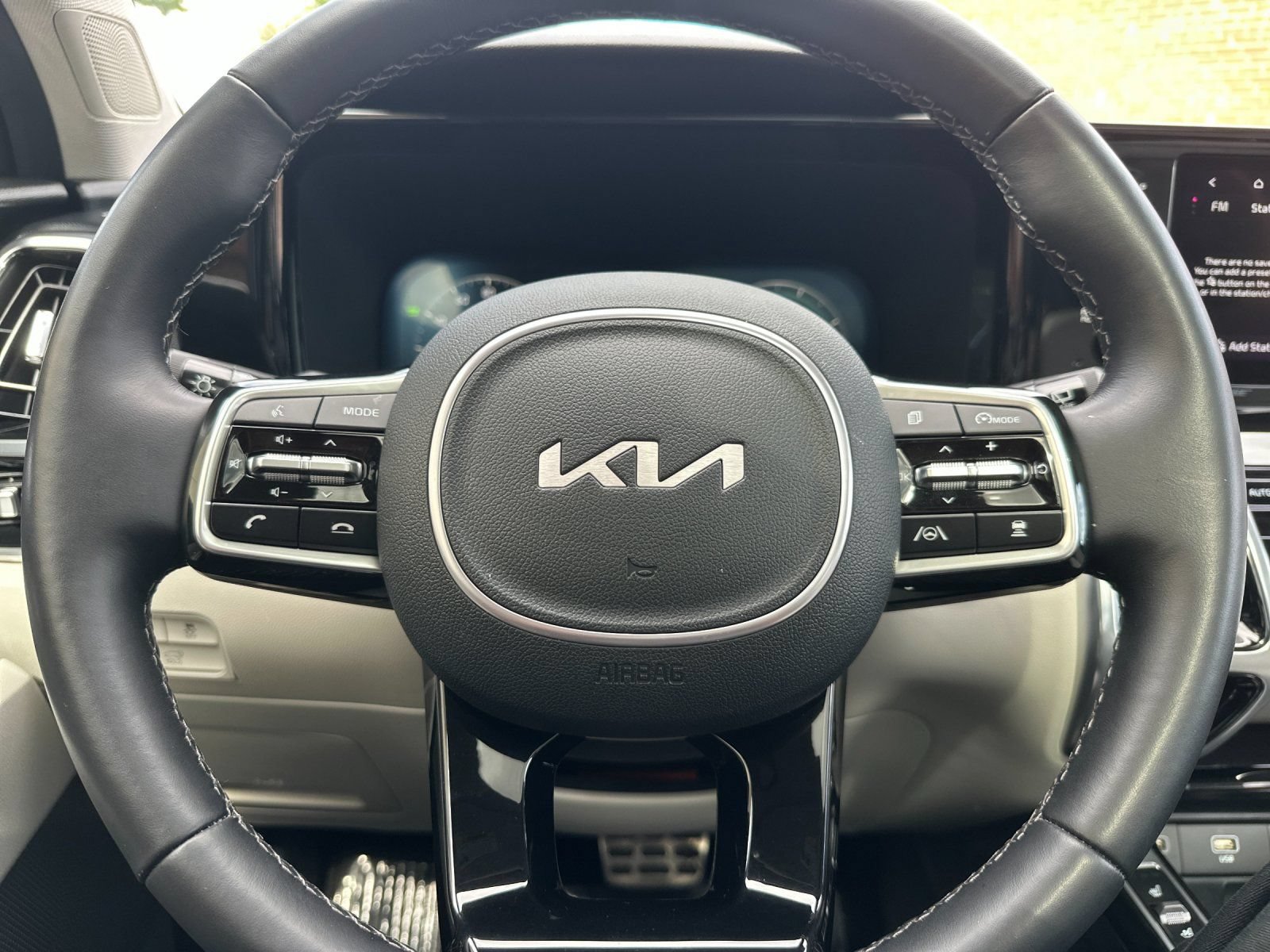 Certified 2023 Kia Sorento SX Prestige w/ Panoramic Sunroof Package AWD/4WD image 32