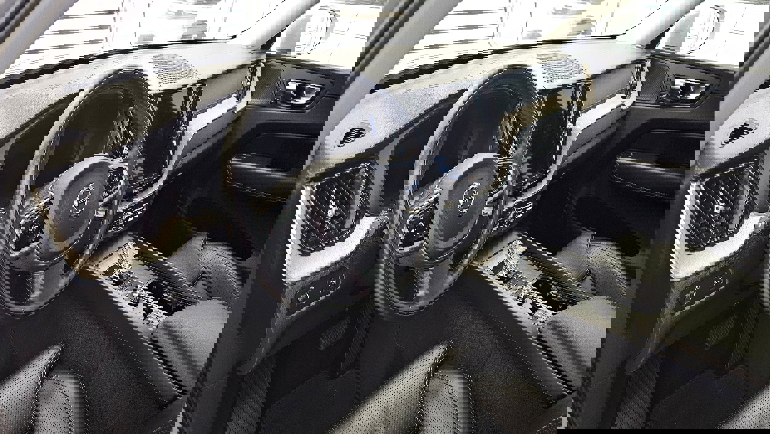 Certified 2022 Volvo XC60 B6 Inscription w/ Climate Package image 23