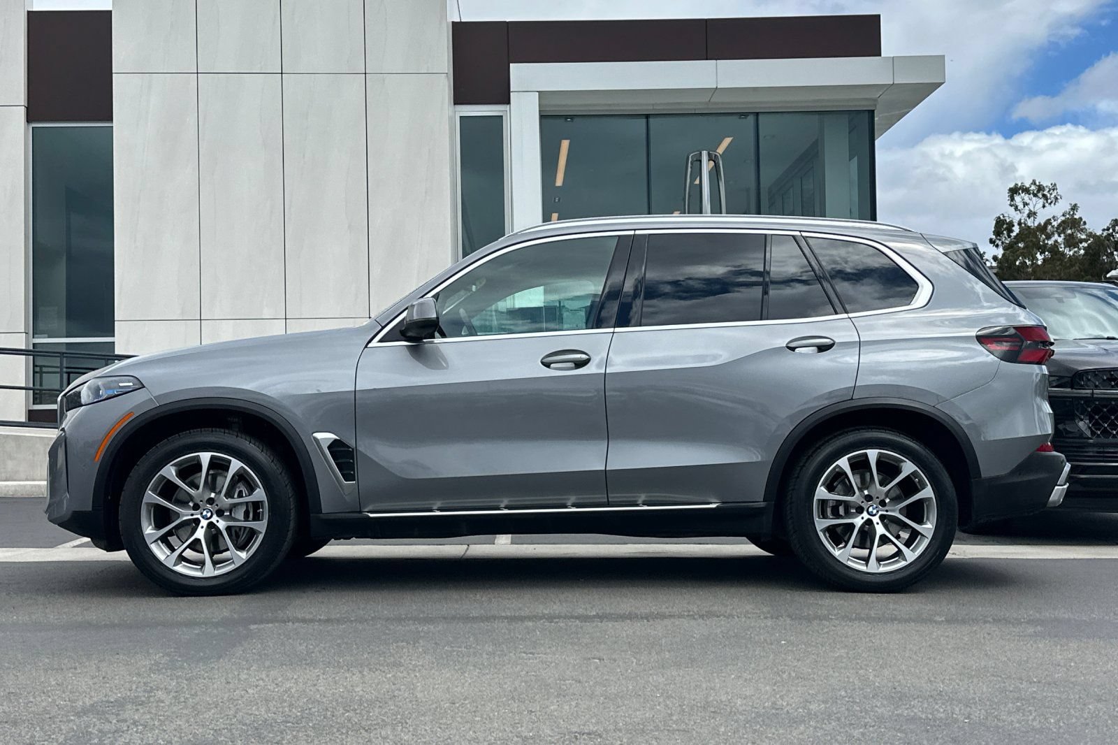 Used 2025 BMW X5 xDrive40i AWD/4WD image 6