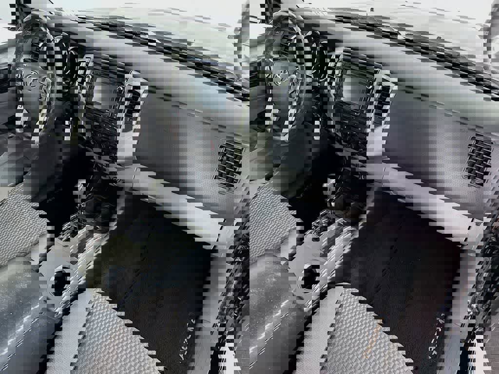 Used 2014 Toyota Tacoma PreRunner w/ SR5 Package RWD image 31