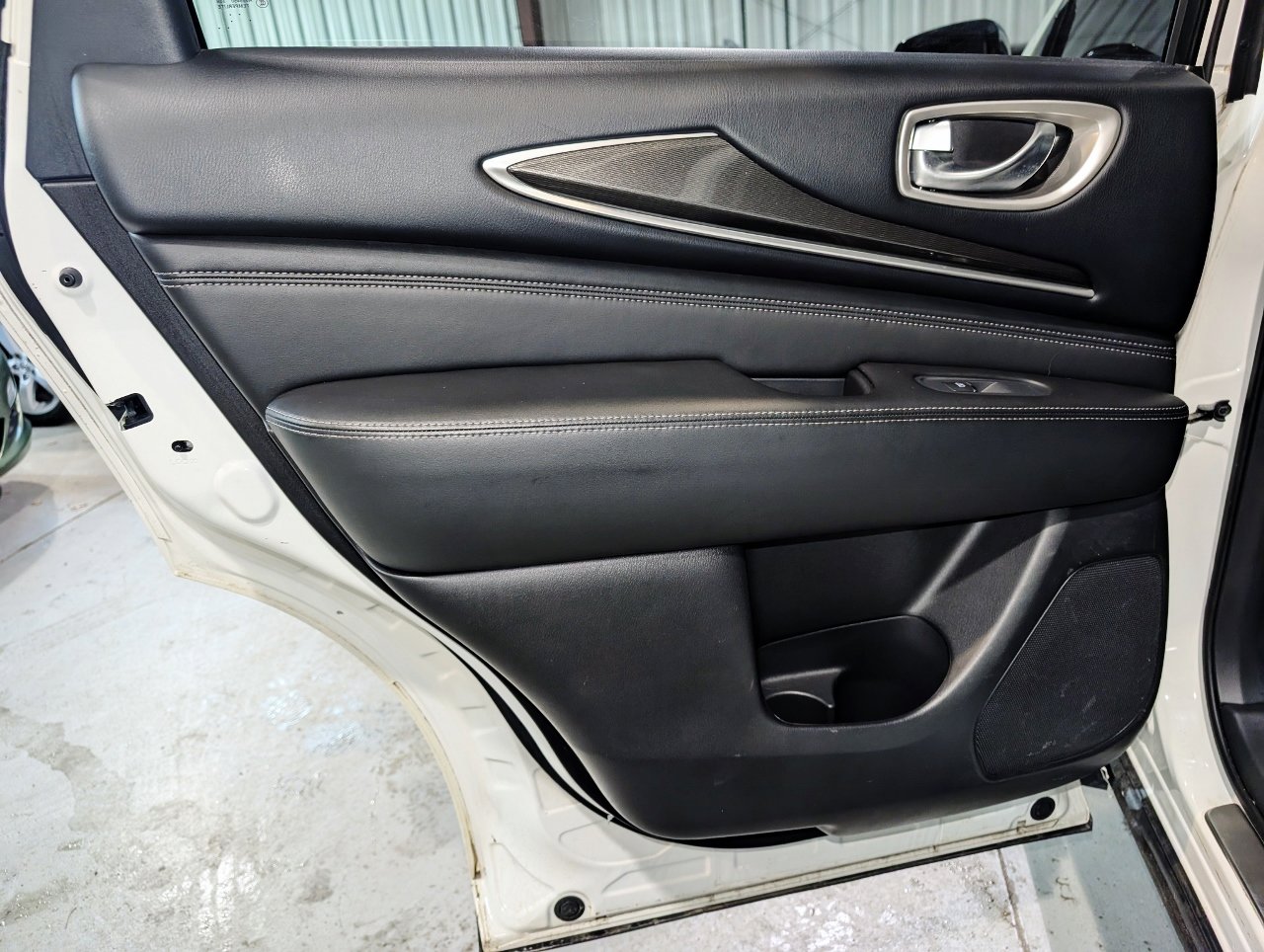 Used 2016 INFINITI QX60 Luxe w/ Premium Plus Package image 19