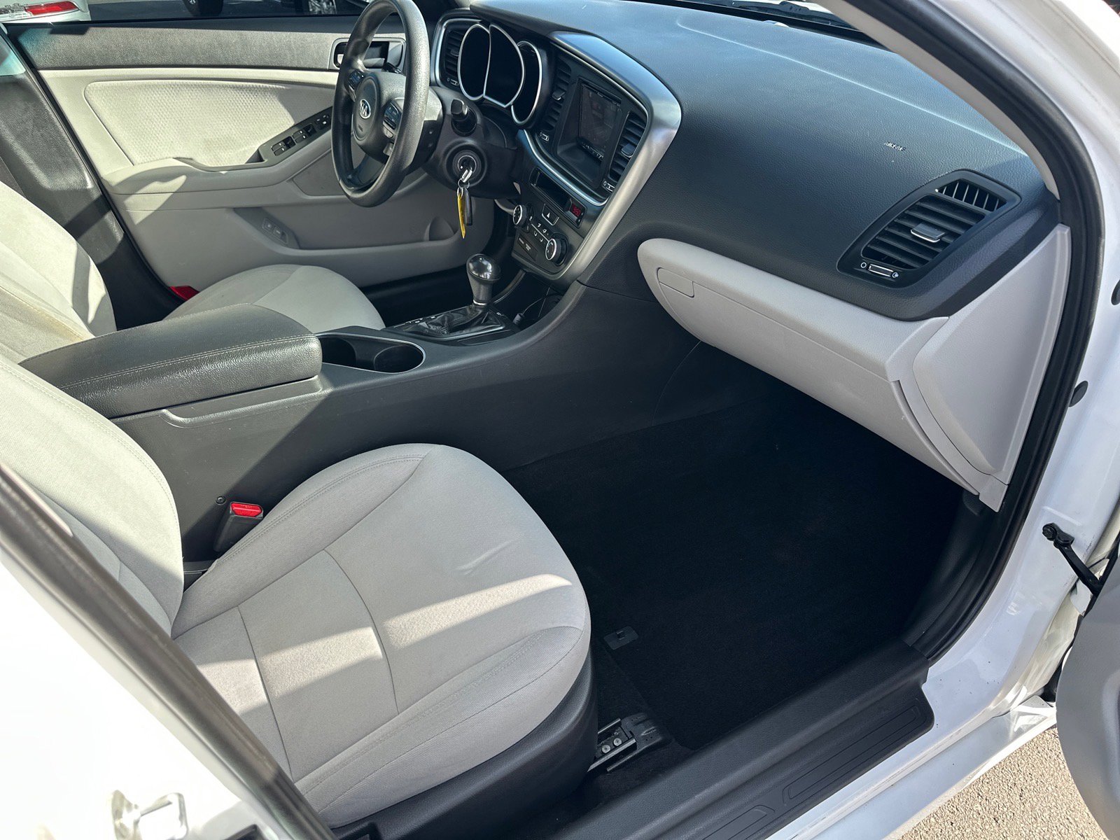 Used 2015 Kia Optima LX image 16