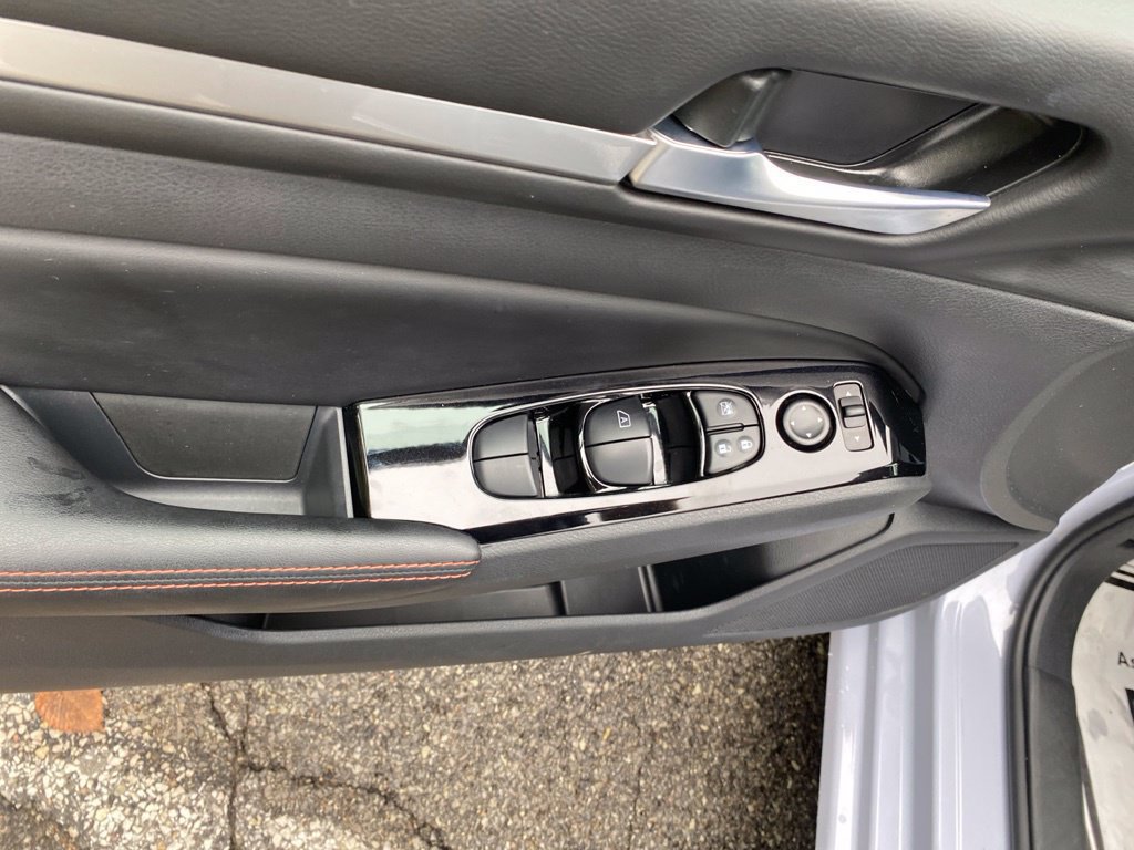 Used 2025 Nissan Altima 2.5 SR AWD/4WD image 11