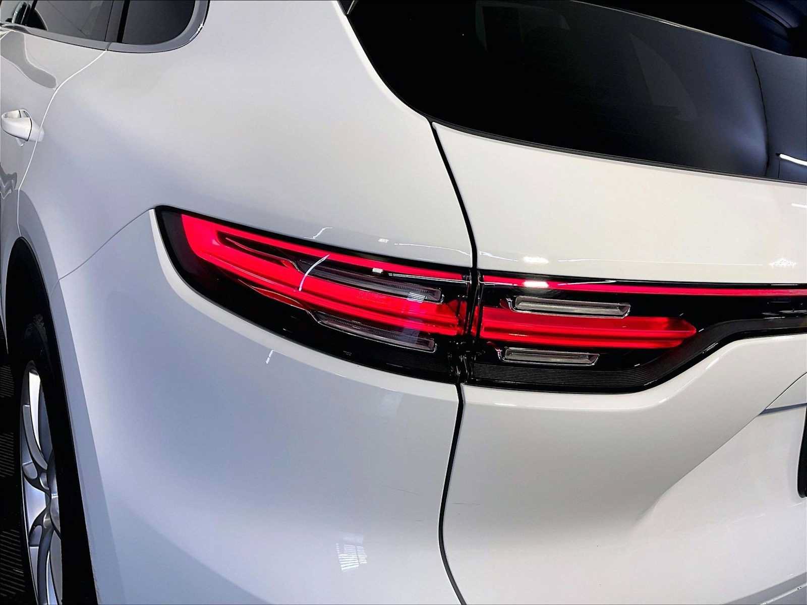 Certified 2021 Porsche Cayenne AWD/4WD image 30