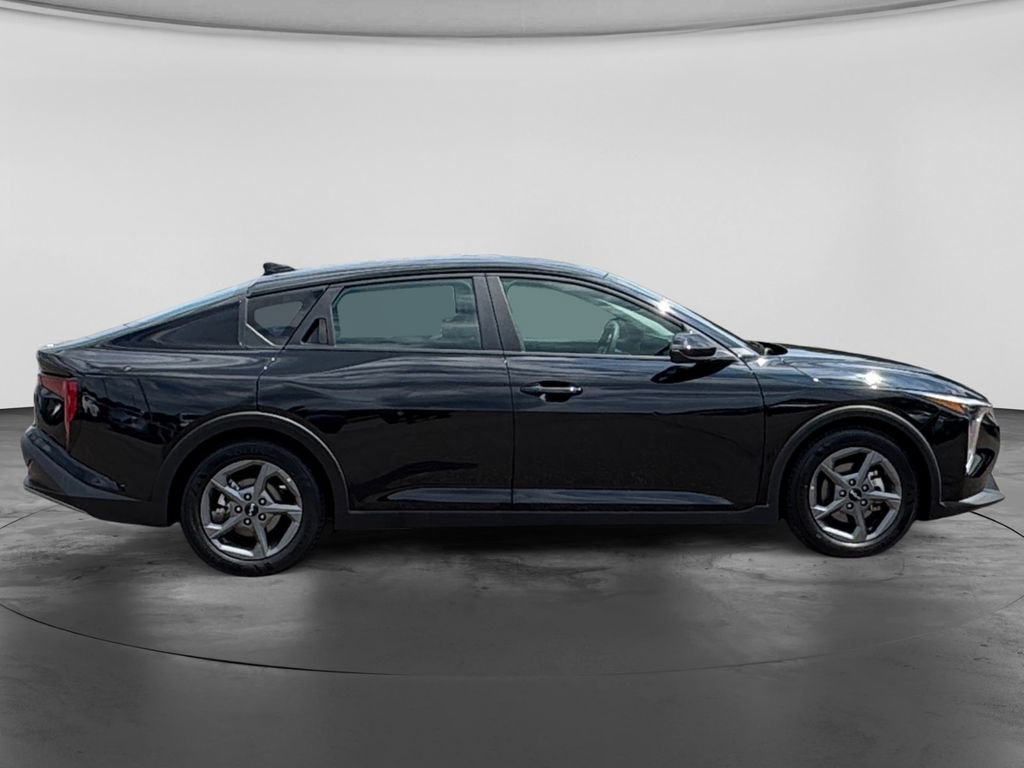 Used 2025 Kia K4 FWD image 10