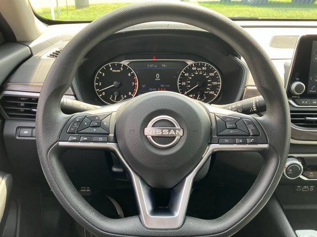 Used 2024 Nissan Altima 2.5 SV FWD image 16