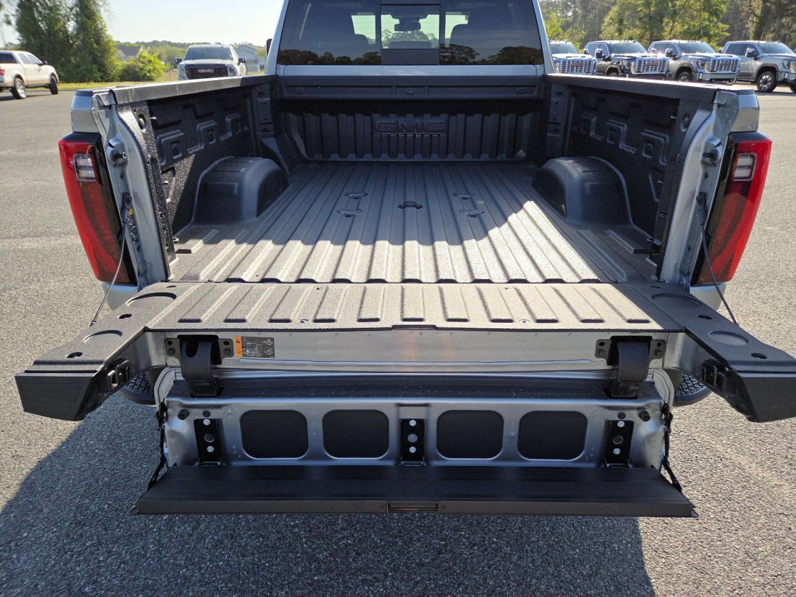 New 2026 GMC Sierra 2500 SLT w/ SLT Premium Package AWD/4WD image 24