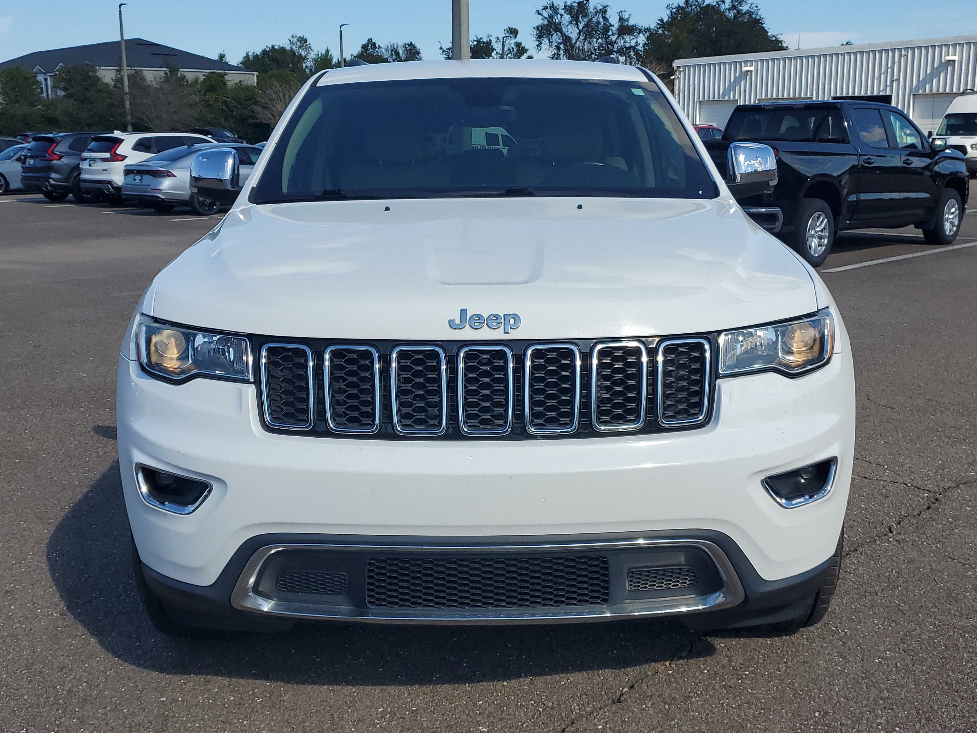 Used 2017 Jeep Grand Cherokee Limited image 19
