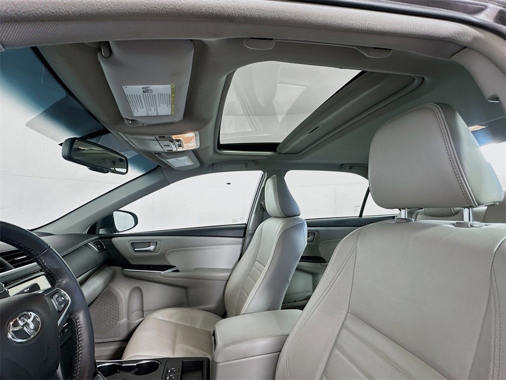 Used 2017 Toyota Camry XLE image 21