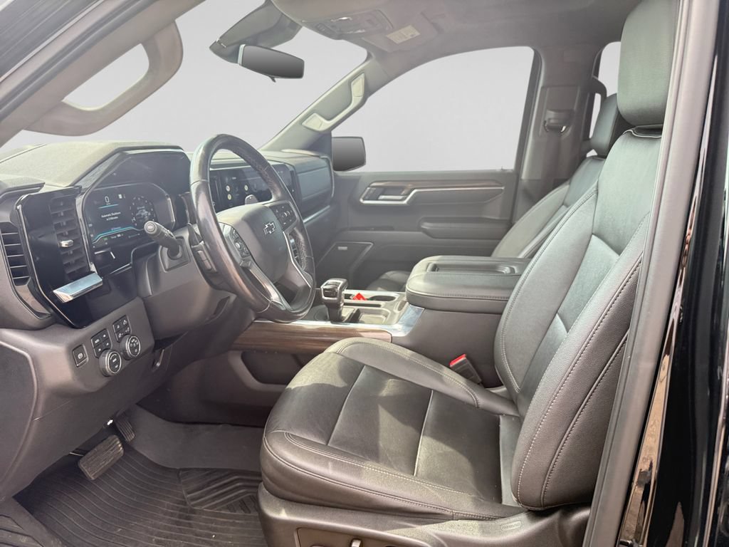Used 2022 Chevrolet Silverado 1500 LT Trail Boss w/ Convenience Package II AWD/4WD image 21