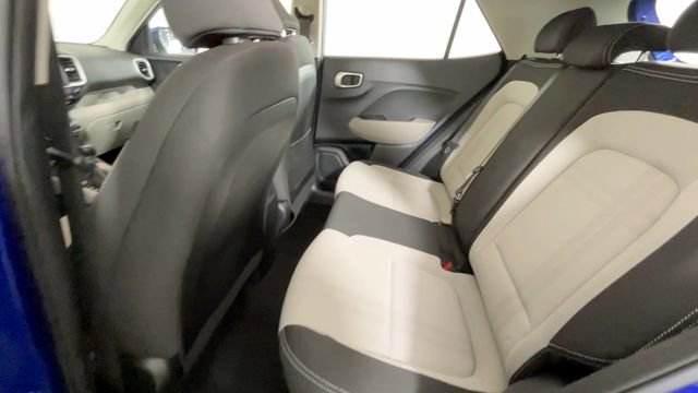 Used 2023 Hyundai Venue SEL FWD image 23