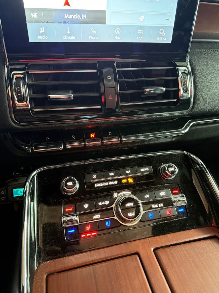 Used 2020 Lincoln Navigator L Reserve image 12