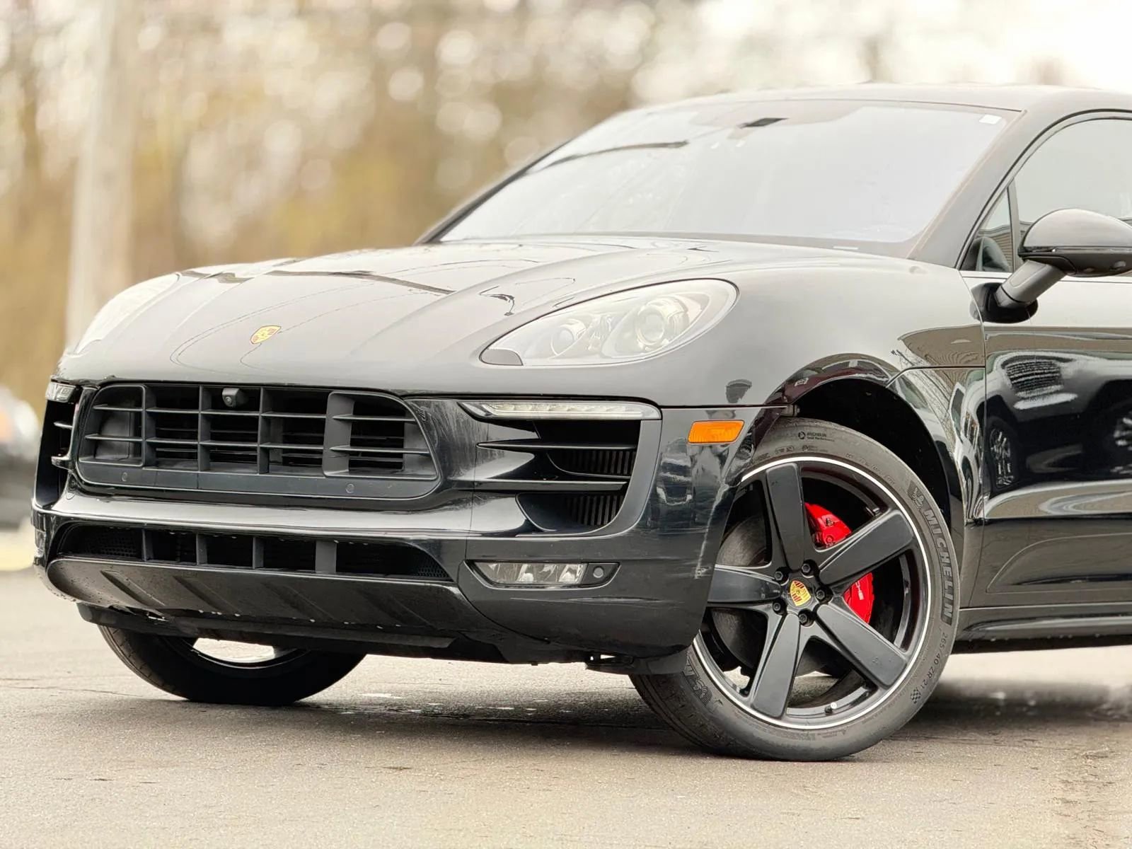 Used 2018 Porsche Macan Turbo AWD/4WD image 2