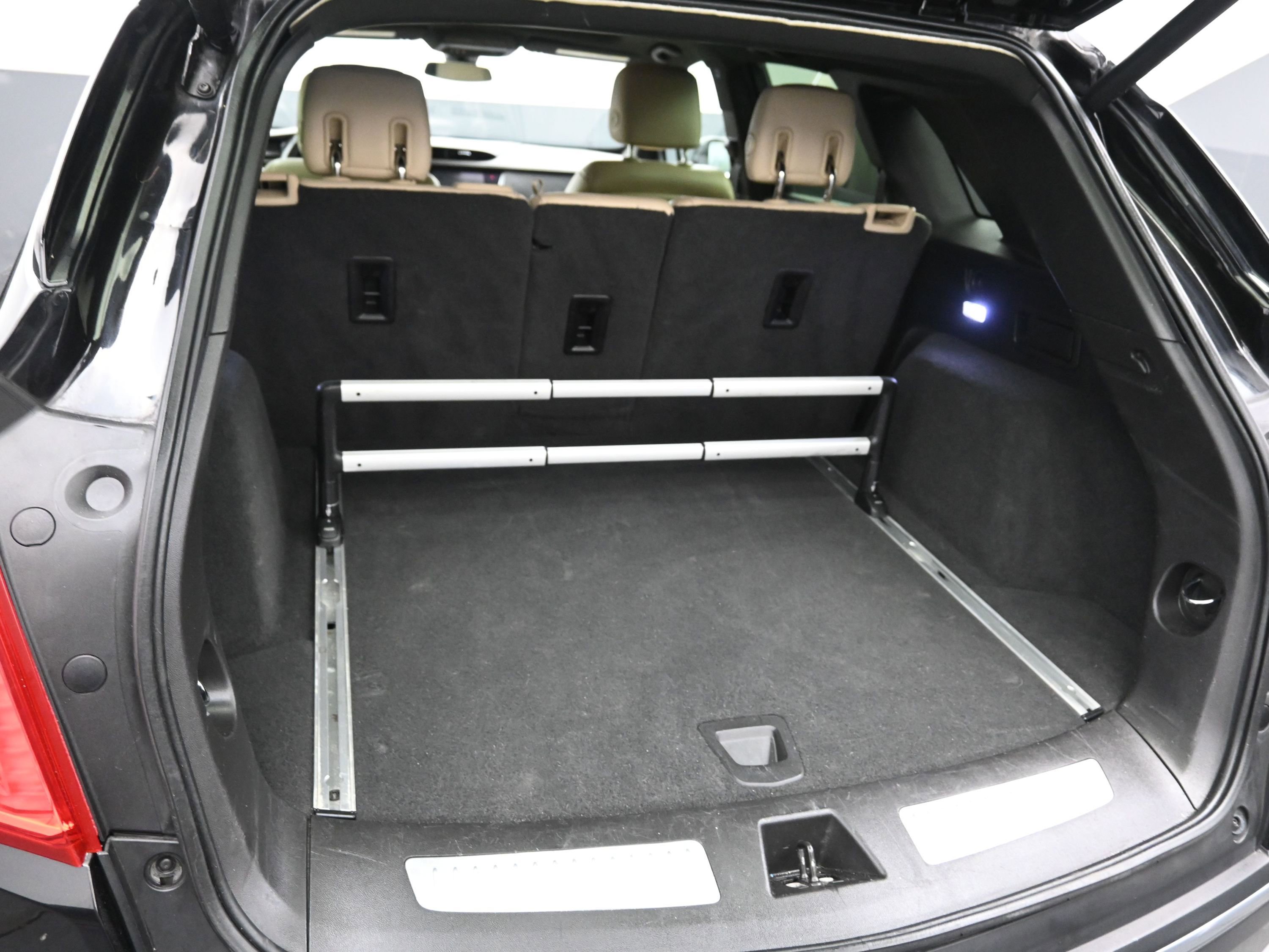 Used 2018 Cadillac XT5 Luxury w/ Driver Awareness Package image 12