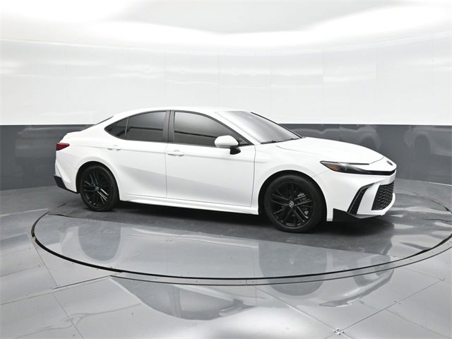 Used 2025 Toyota Camry SE w/ Convenience Package image 17