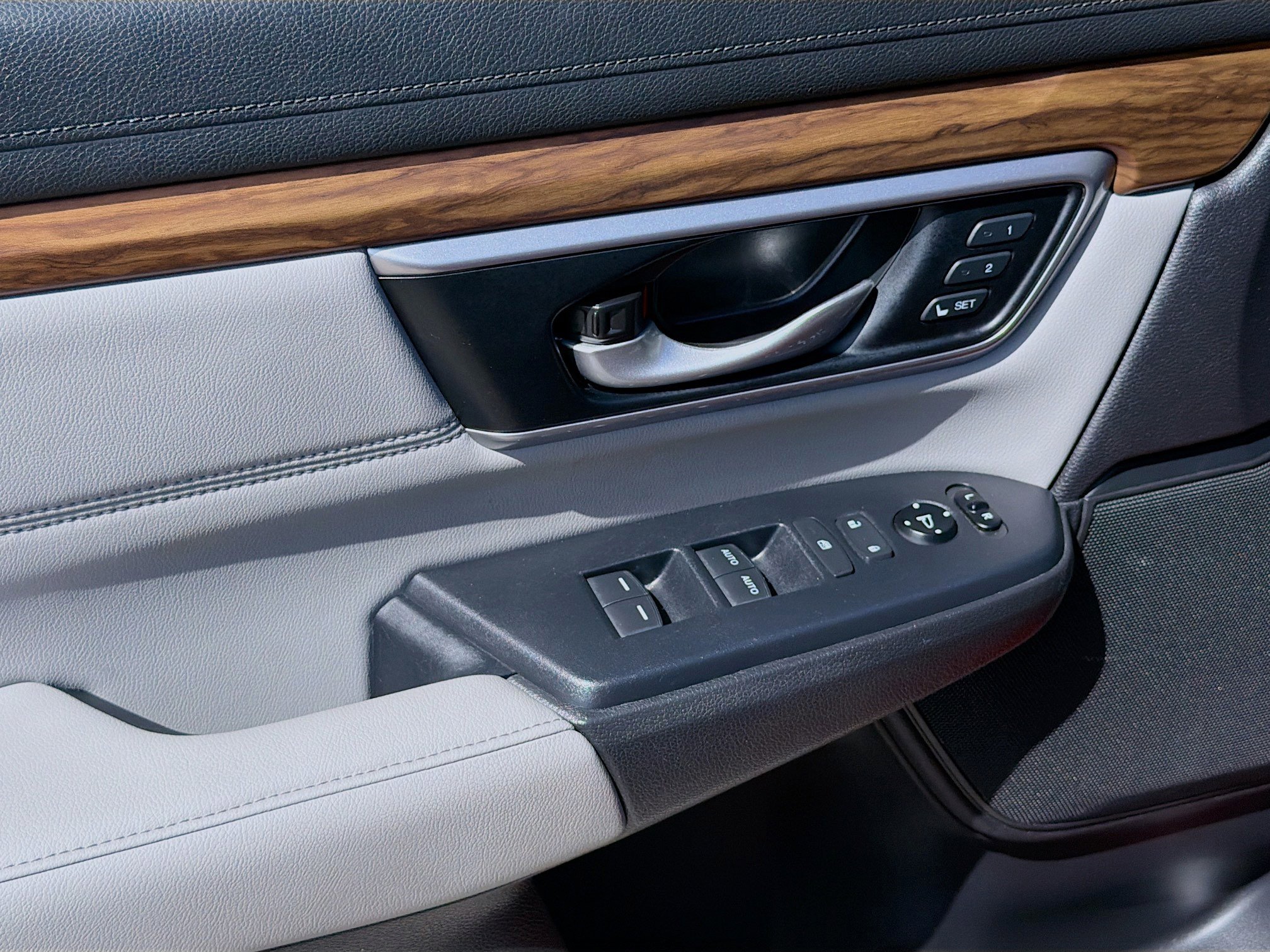 Used 2021 Honda CR-V EX-L image 16