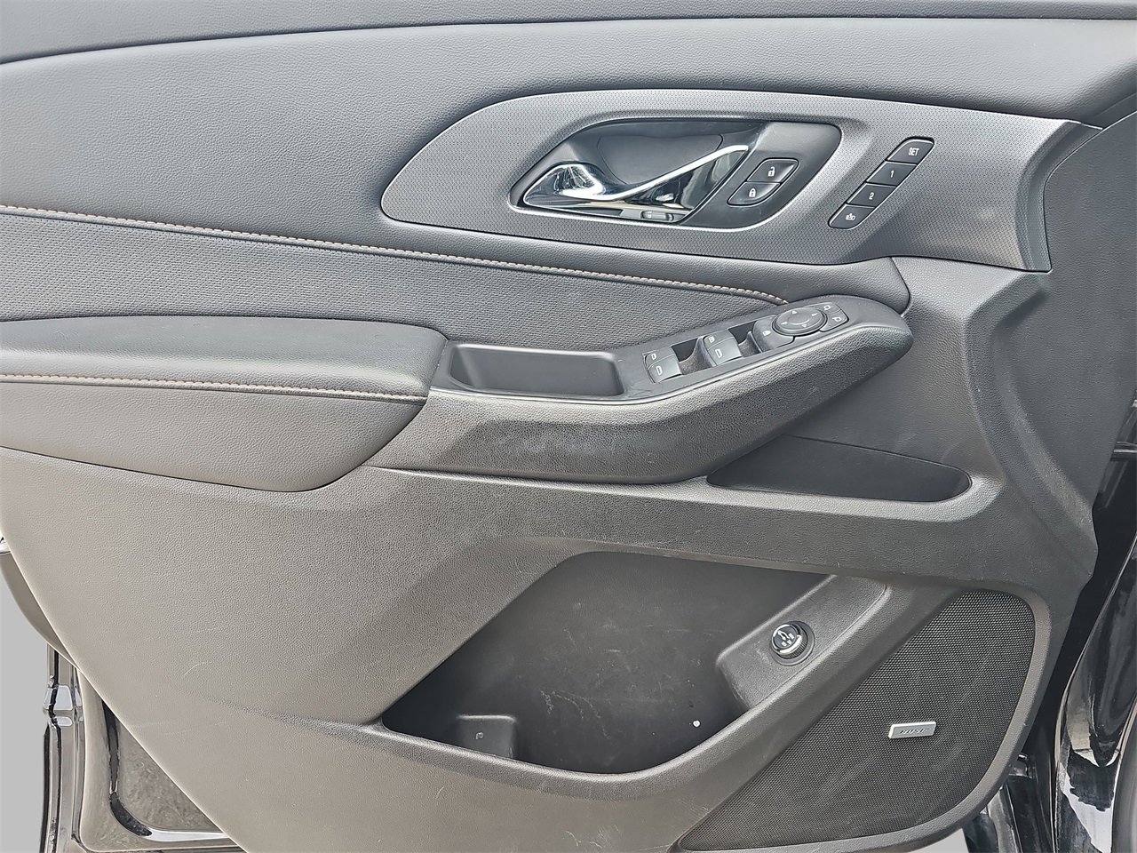 Used 2021 Chevrolet Traverse Premier w/ Redline Edition image 28