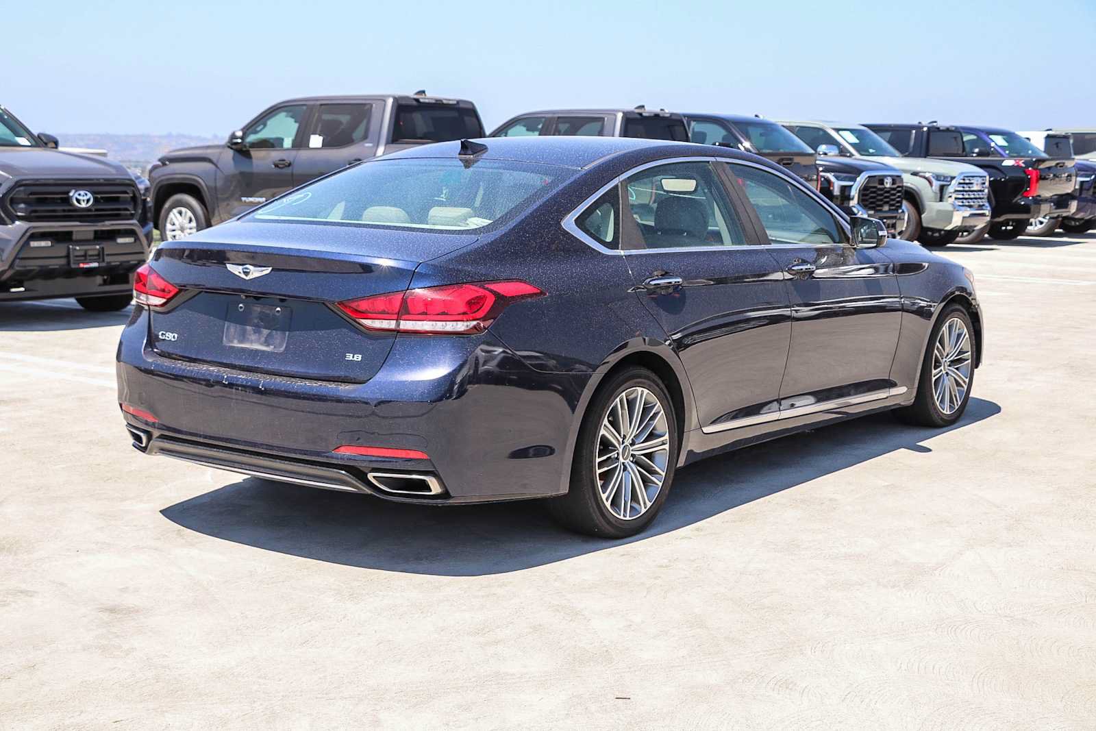 Used 2018 Genesis G80 3.8 RWD image 6