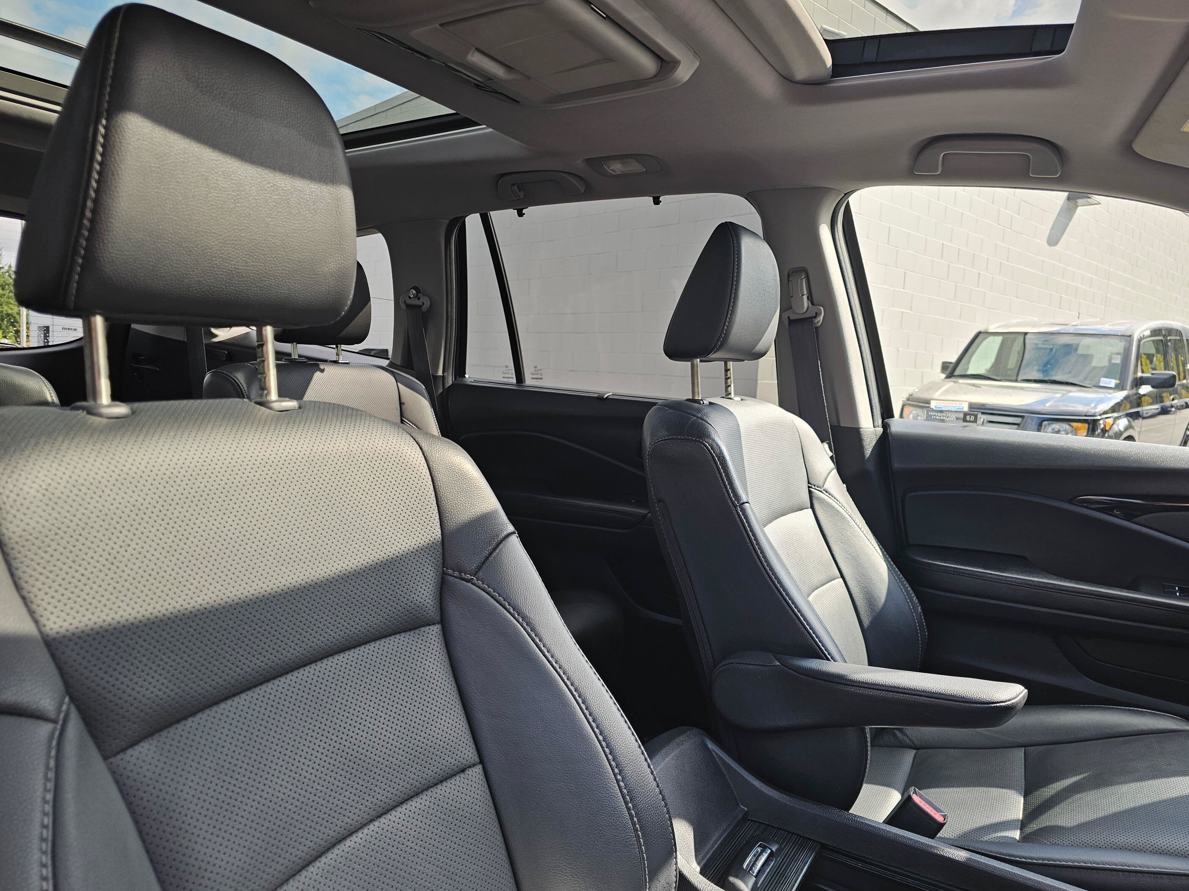 Used 2016 Honda Pilot Elite image 11