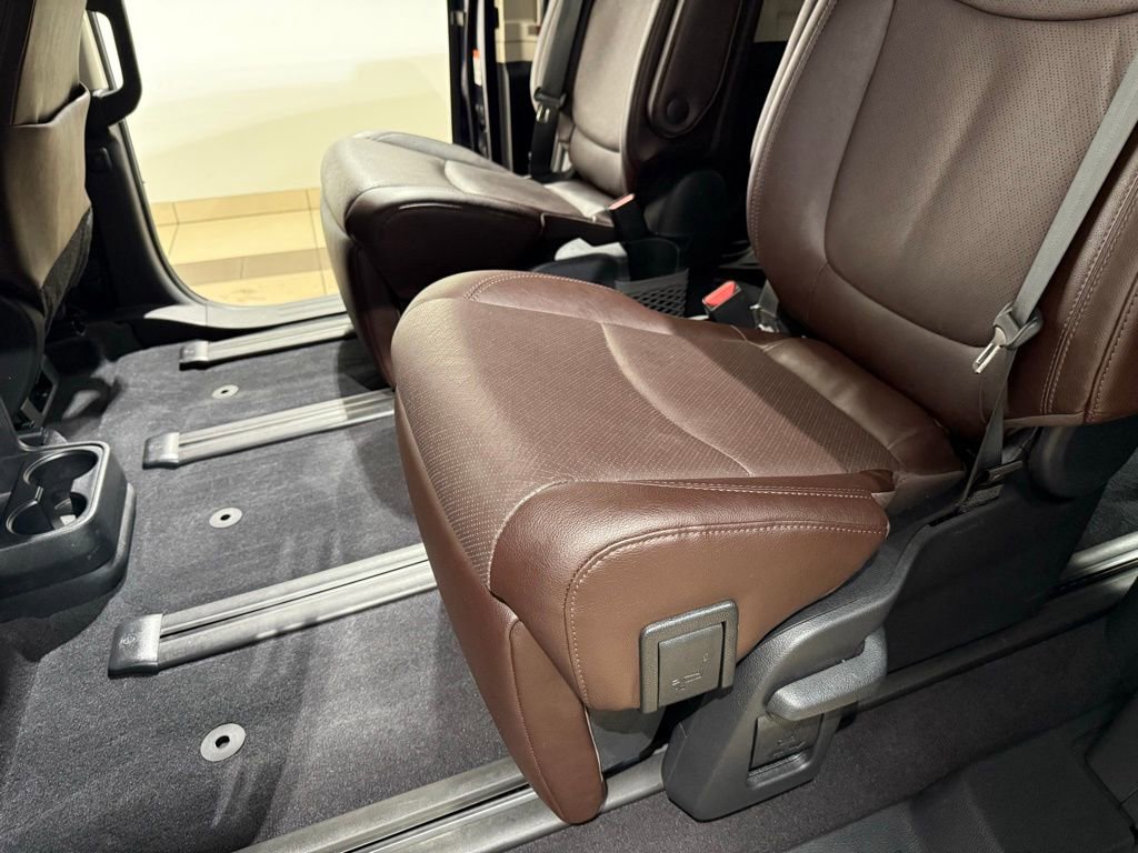 Certified 2023 Toyota Sienna Platinum image 20