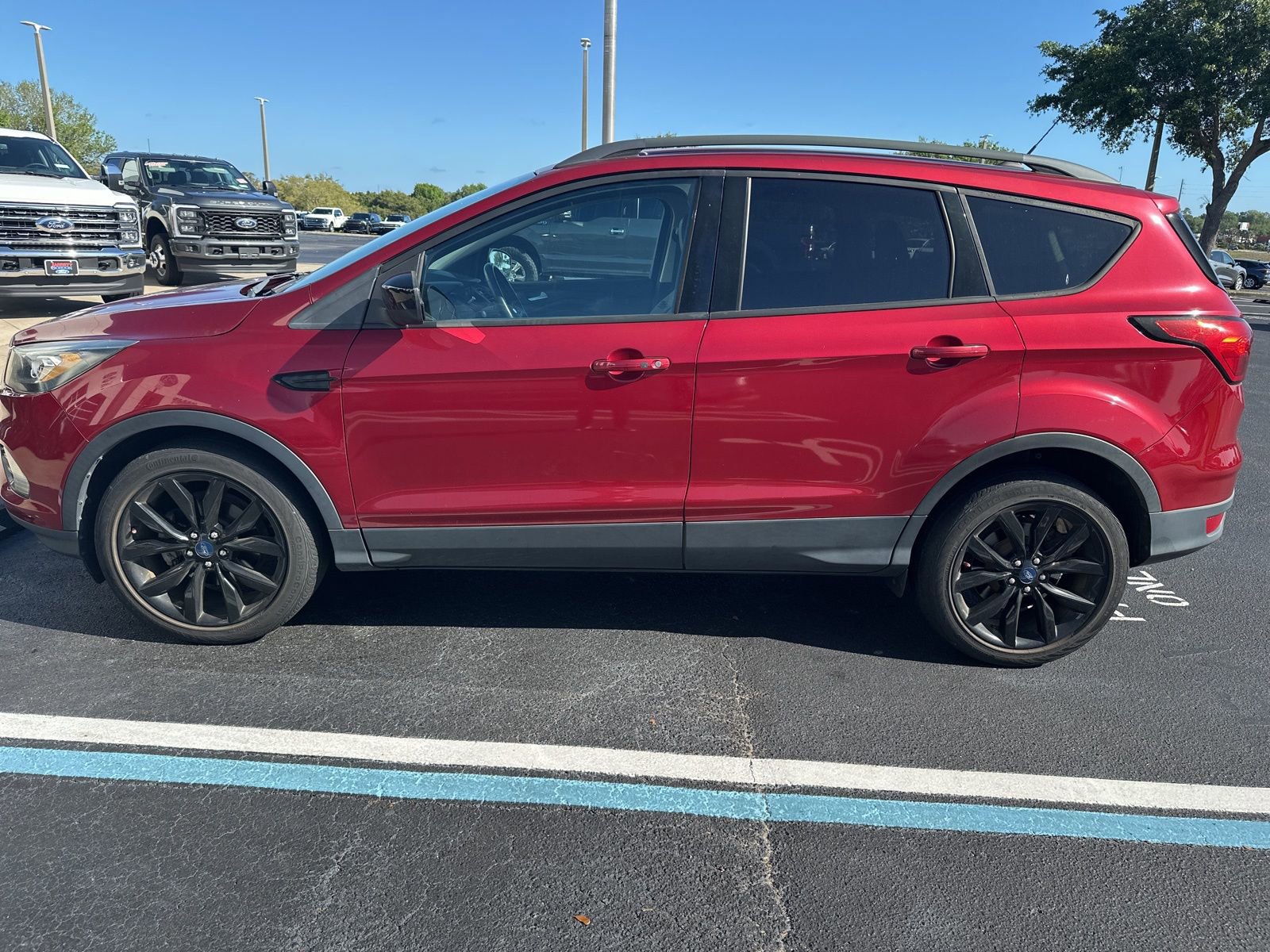 Used 2019 Ford Escape SE image 3