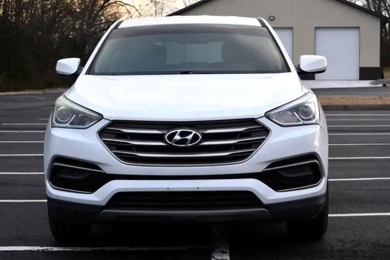 Used 2017 Hyundai Santa Fe Sport image 2