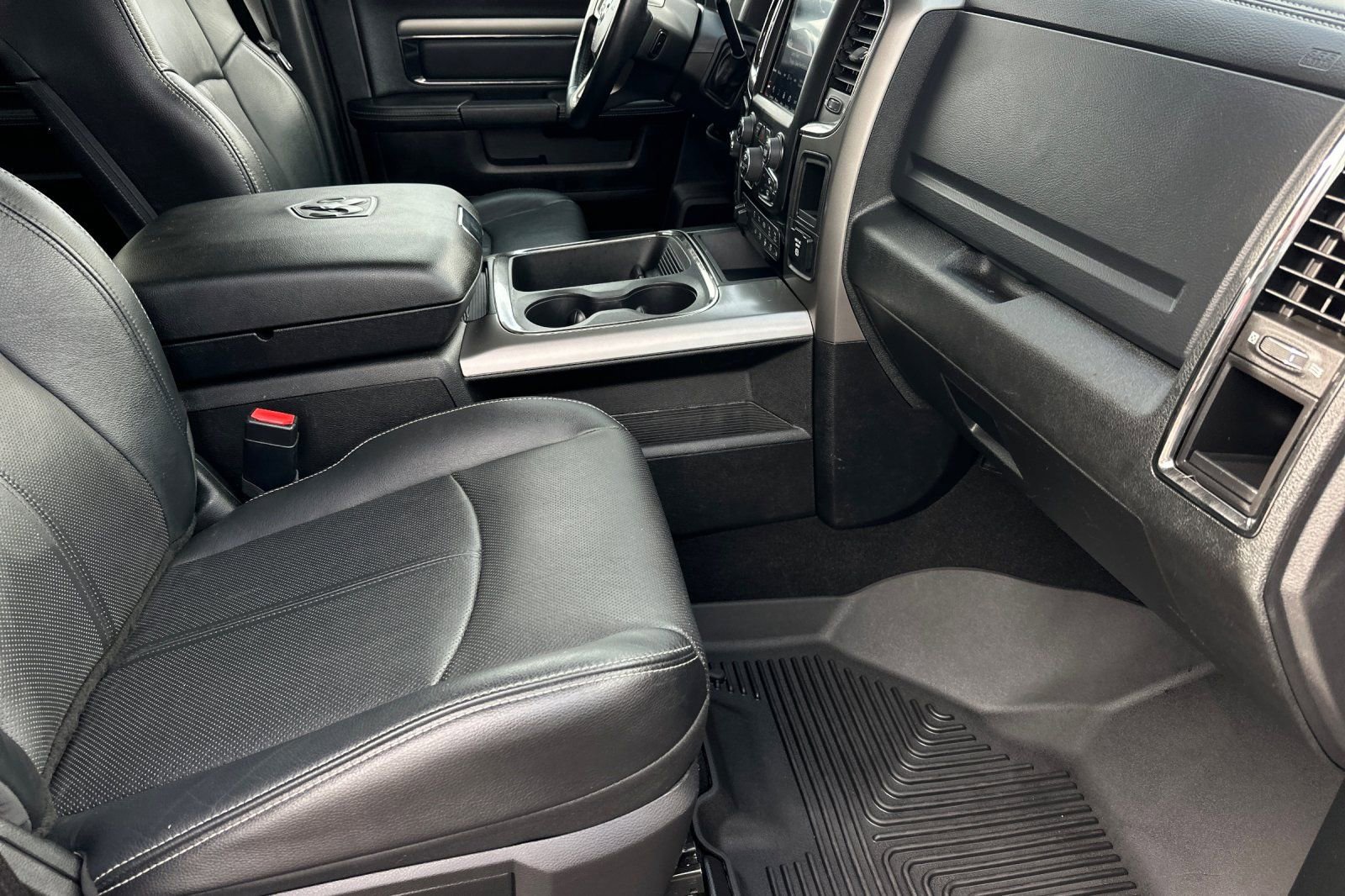 Used 2018 RAM 3500 Laramie w/ Sport Appearance Group image 15