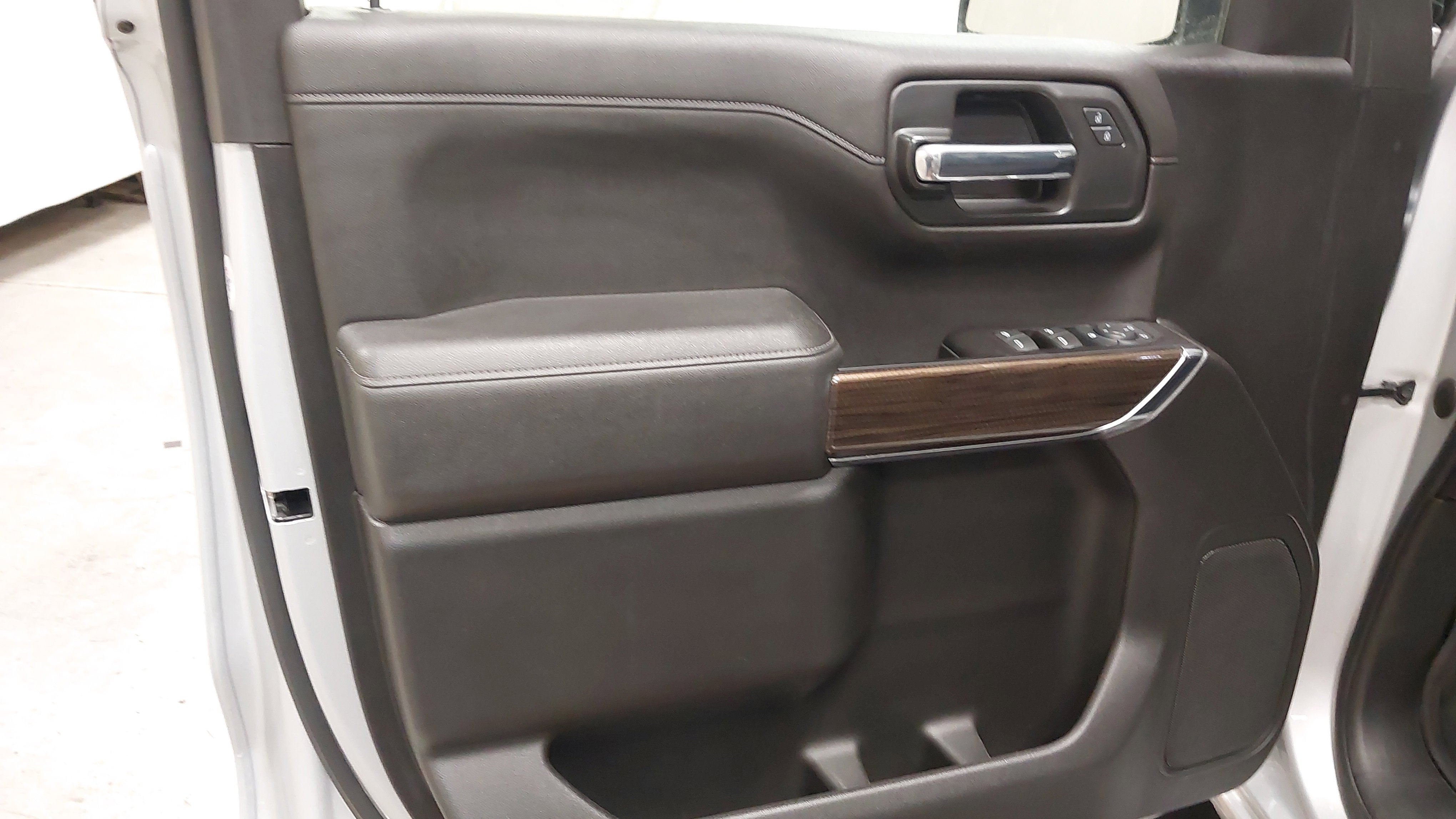 Certified 2022 Chevrolet Silverado 1500 LT image 24