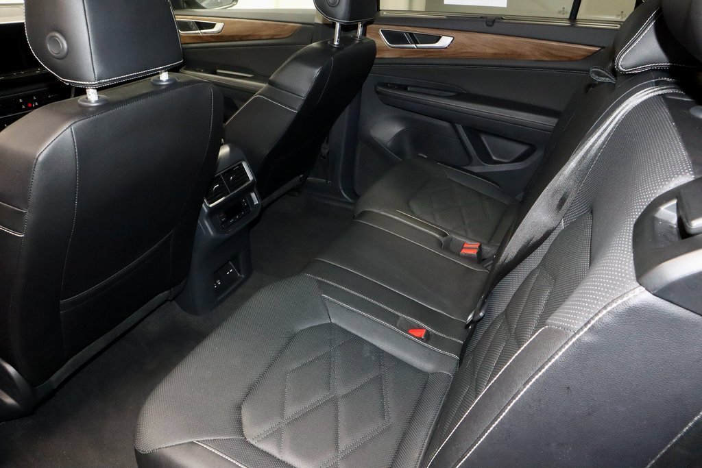 Used 2025 Volkswagen Atlas SE image 22