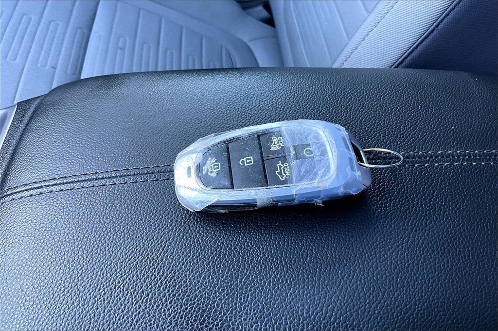 Used 2022 Hyundai Santa Cruz SEL Premium w/ Cargo Package image 36