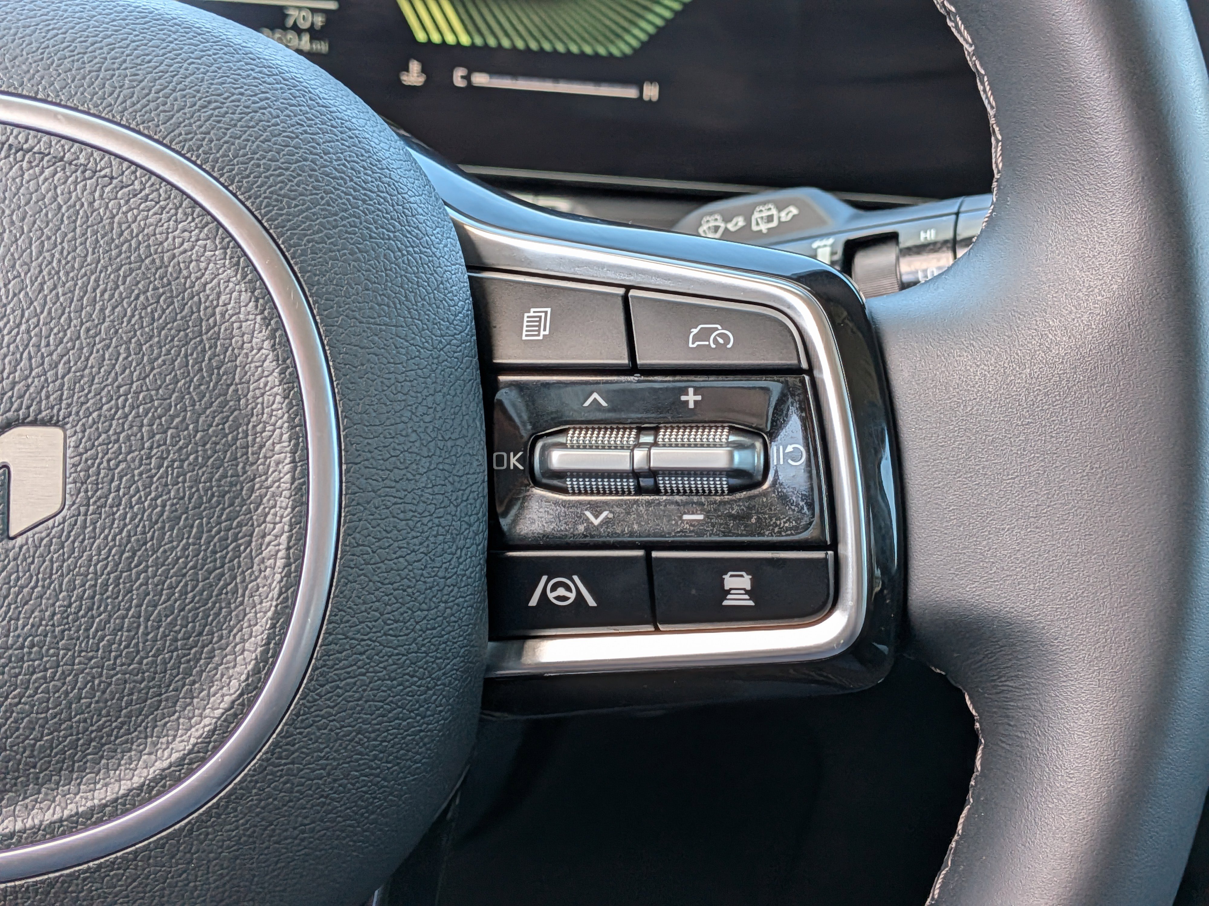 Certified 2025 Kia Sorento S image 29