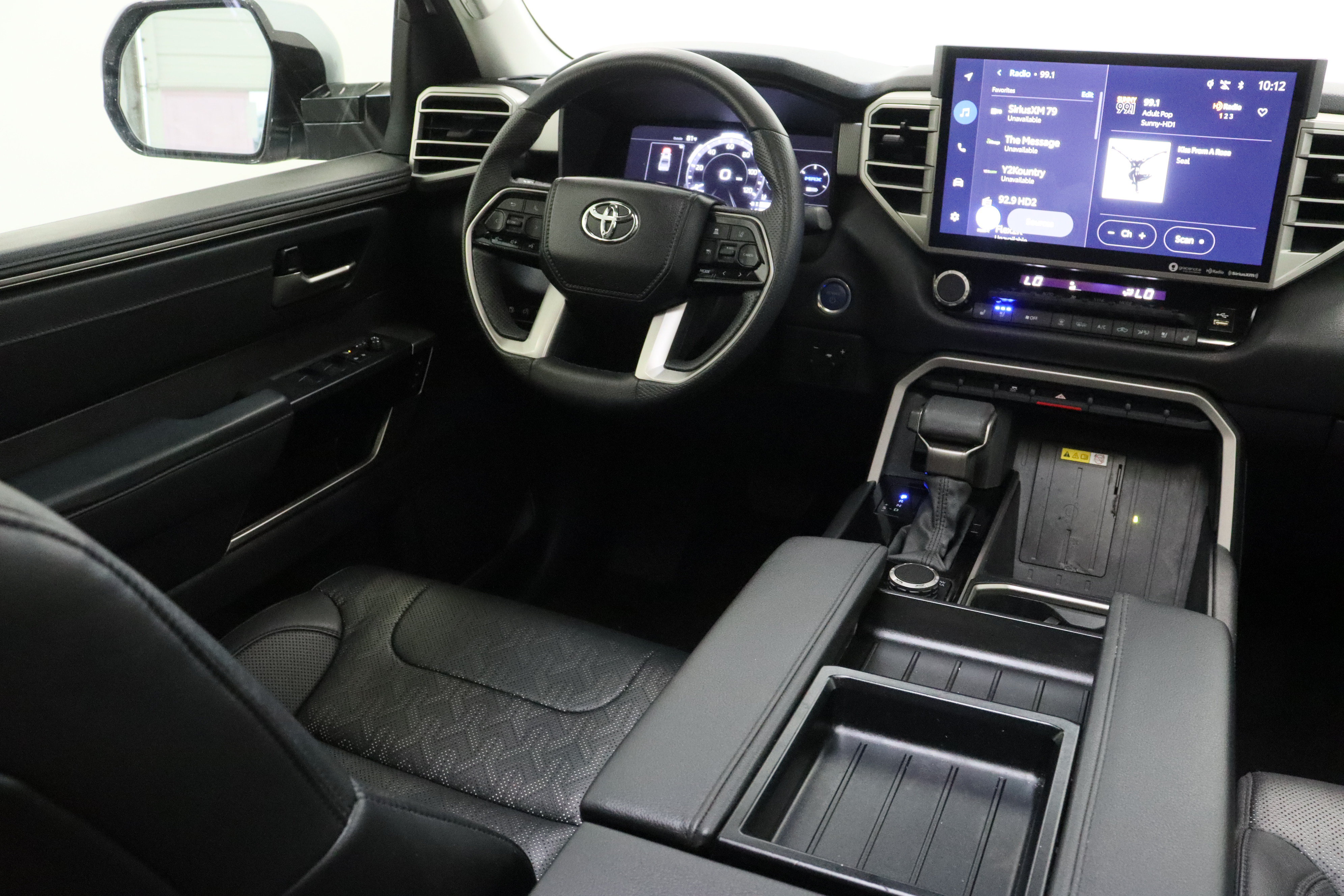 Used 2024 Toyota Tundra Limited w/ Power Package AWD/4WD image 33