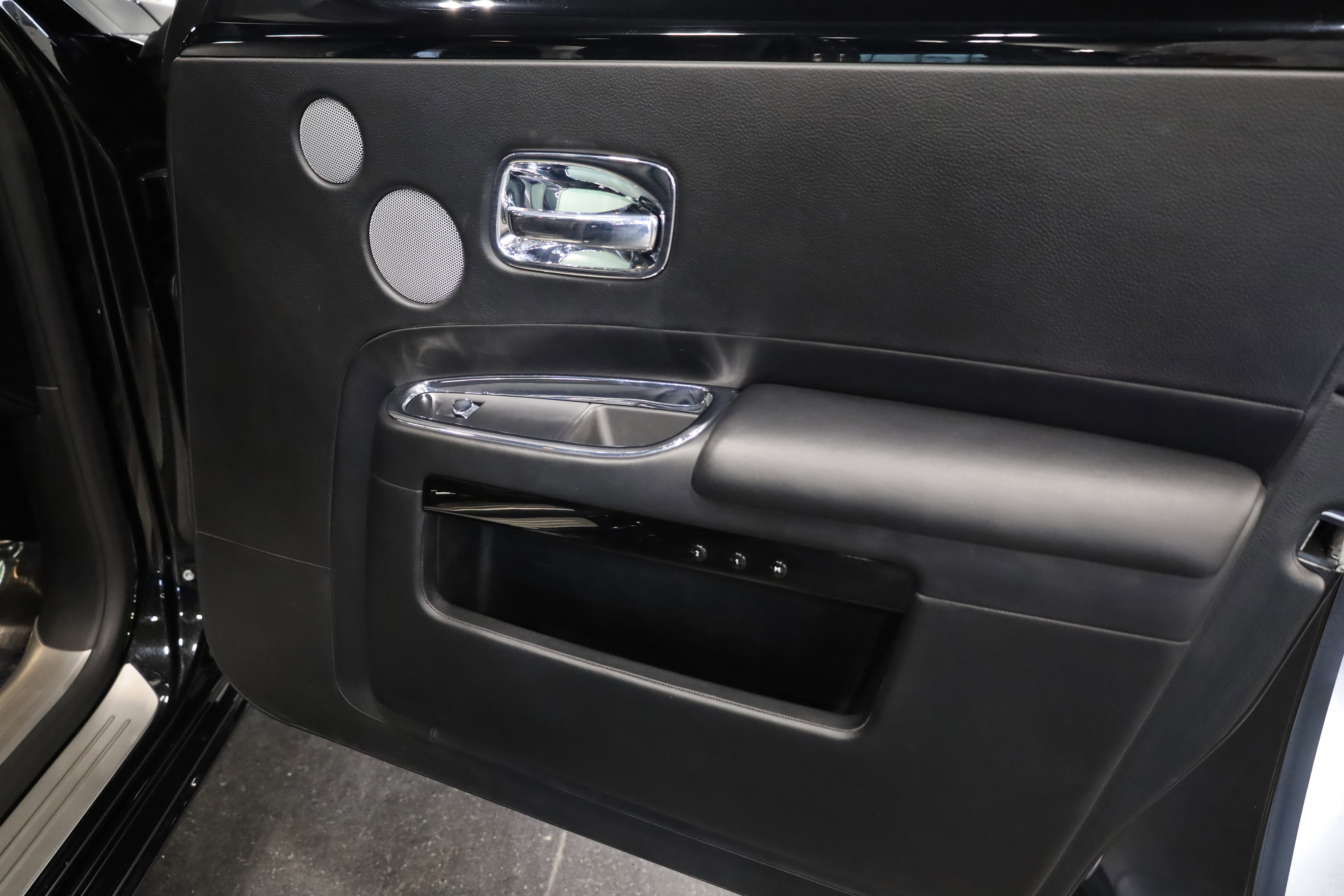 Used 2015 Rolls-Royce Ghost Base image 45