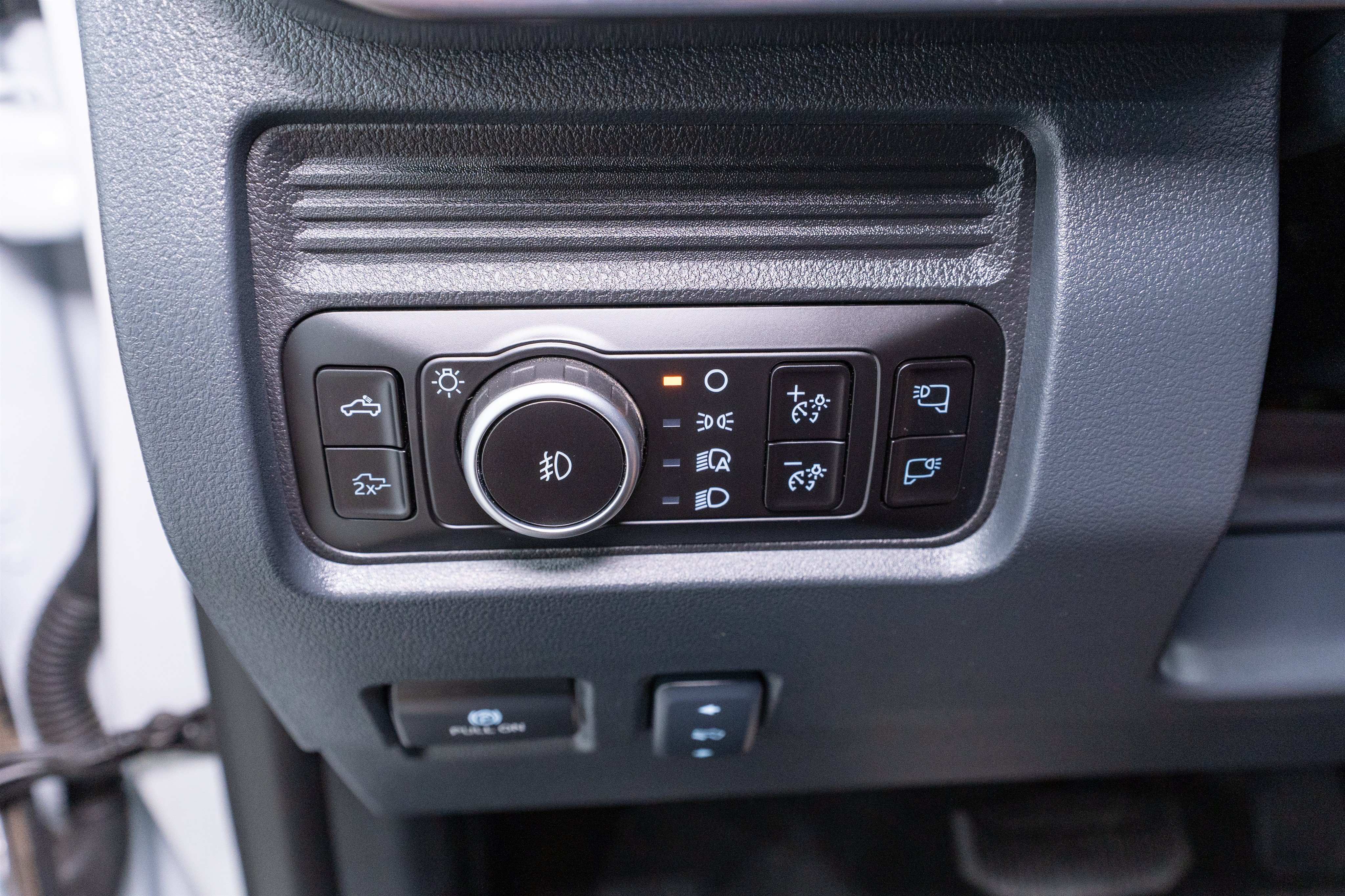 Used 2025 Ford F250 Lariat AWD/4WD image 34