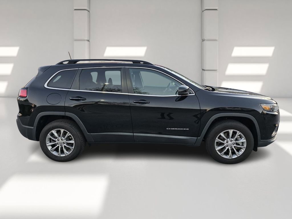 Used 2022 Jeep Cherokee Latitude Lux w/ Sun & Sound Group image 3