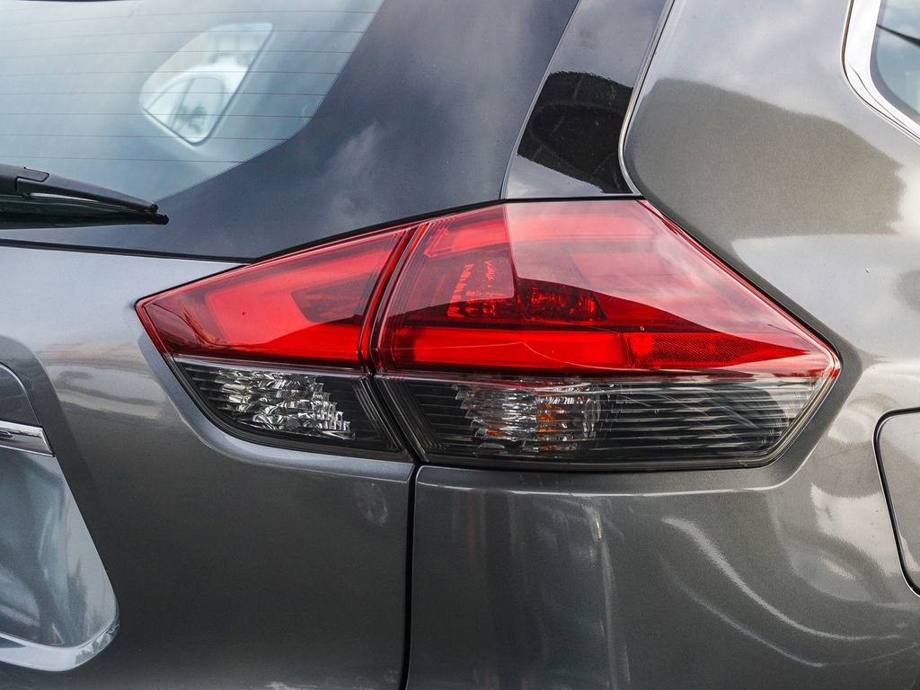 Used 2019 Nissan Rogue S image 8