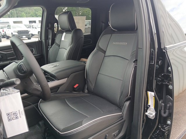 New 2026 RAM 5500 4x4 Crew Cab w/ Laramie Trim Package image 32