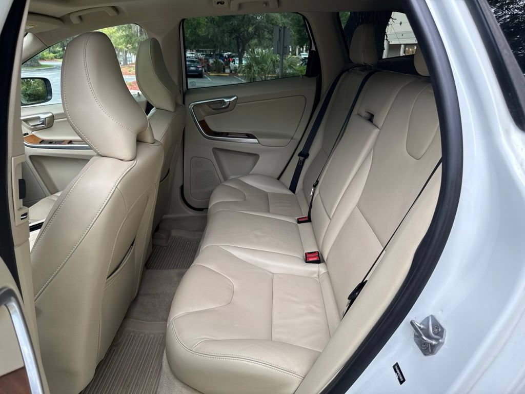 Used 2016 Volvo XC60 T5 Platinum FWD image 9
