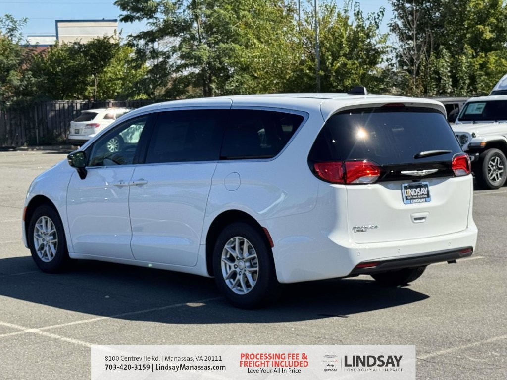 New 2027 Chrysler Pacifica LX FWD image 6