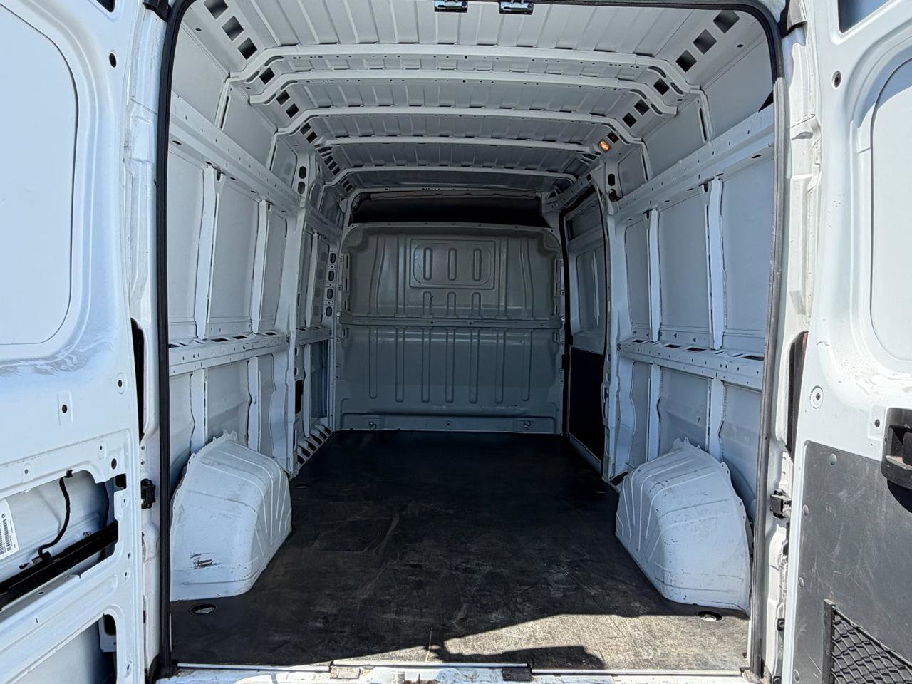 Used 2020 RAM ProMaster 2500 w/ Interior Convenience Group FWD image 7