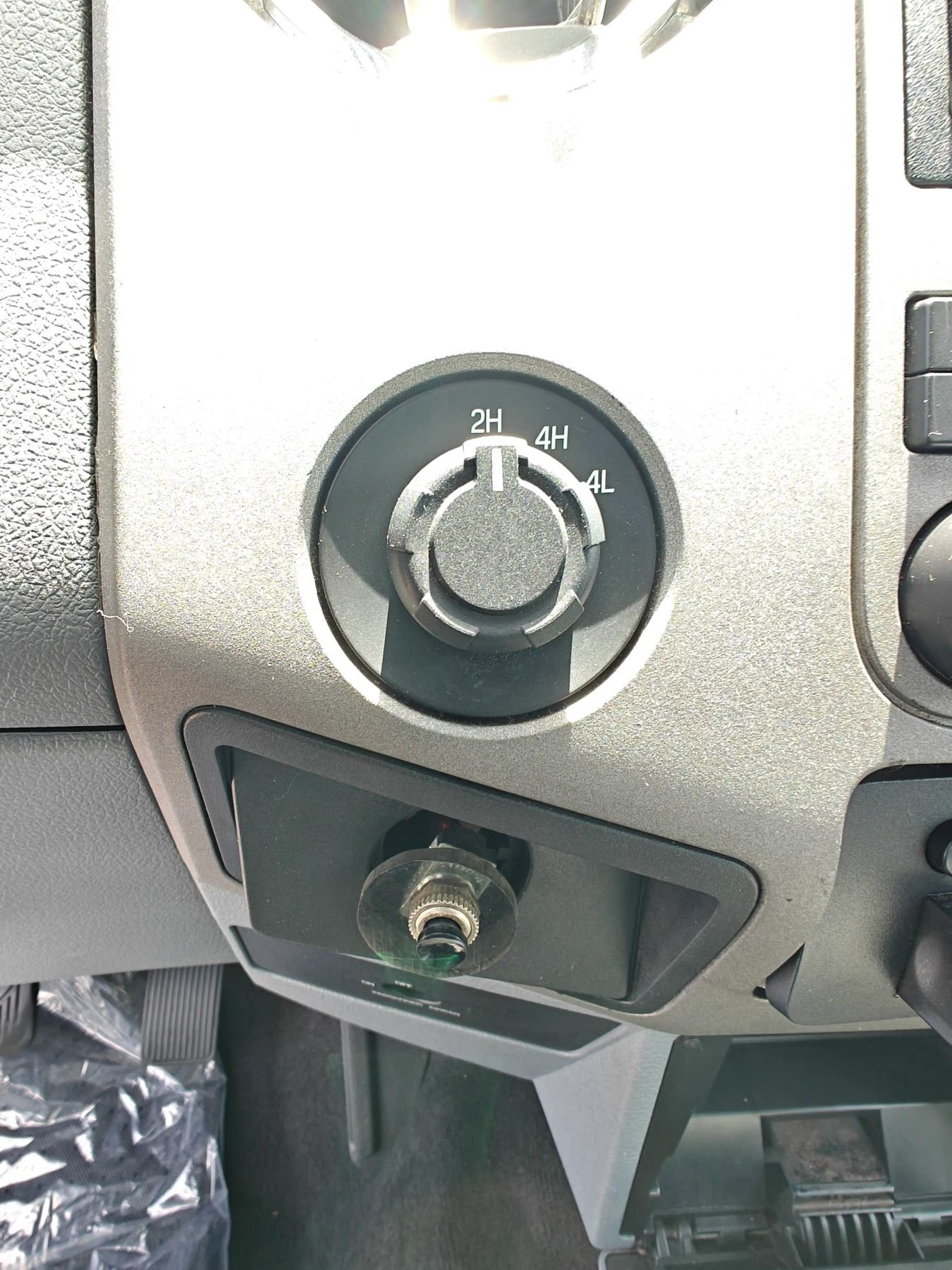 Used 2011 Ford F350 XLT w/ Camper Pkg AWD/4WD image 13