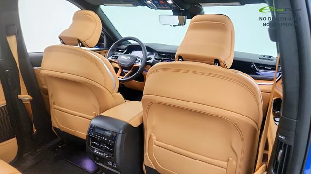 Used 2023 Jeep Grand Cherokee Summit AWD/4WD image 37