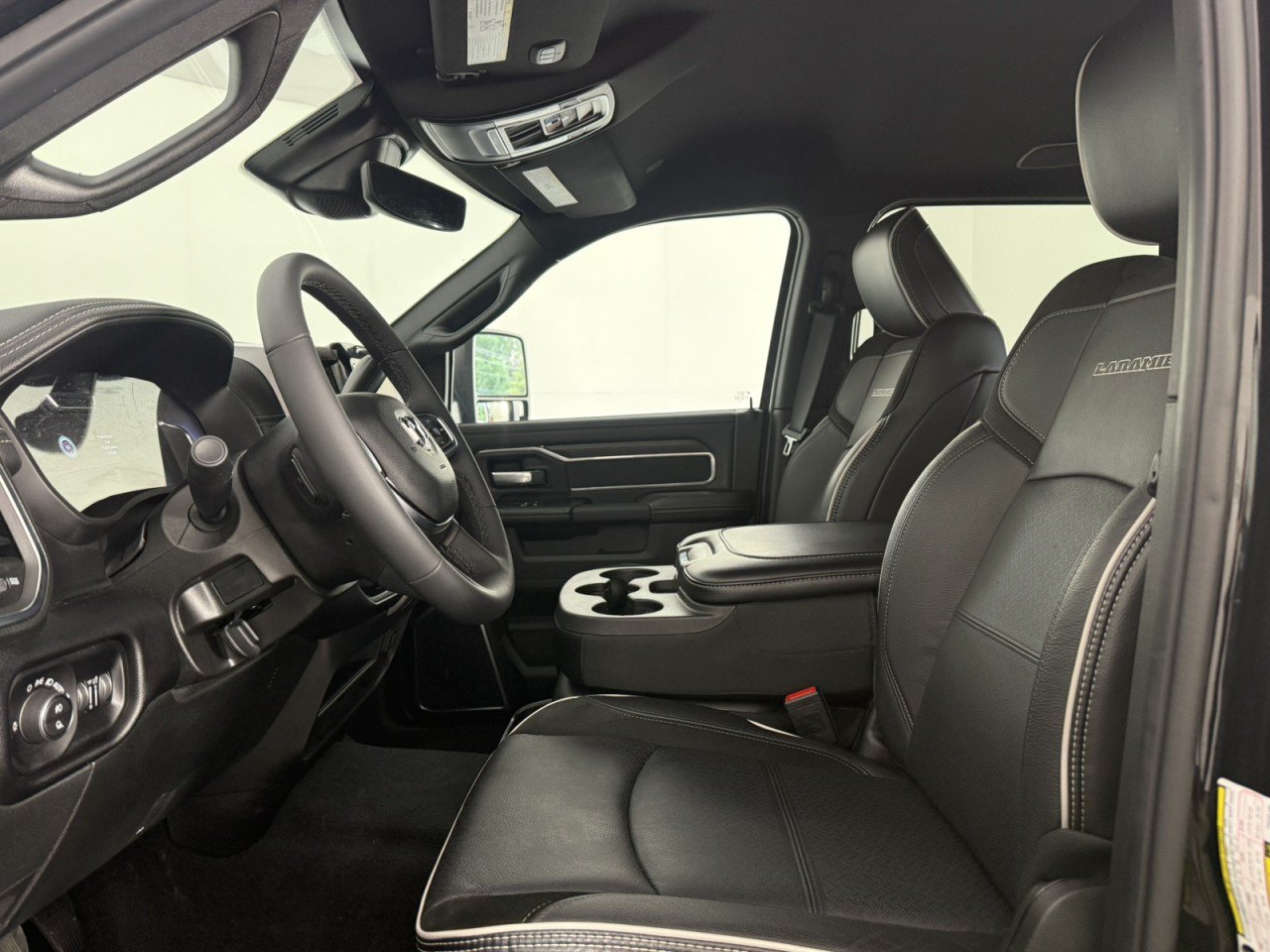 Used 2026 RAM 2500 Laramie AWD/4WD image 14