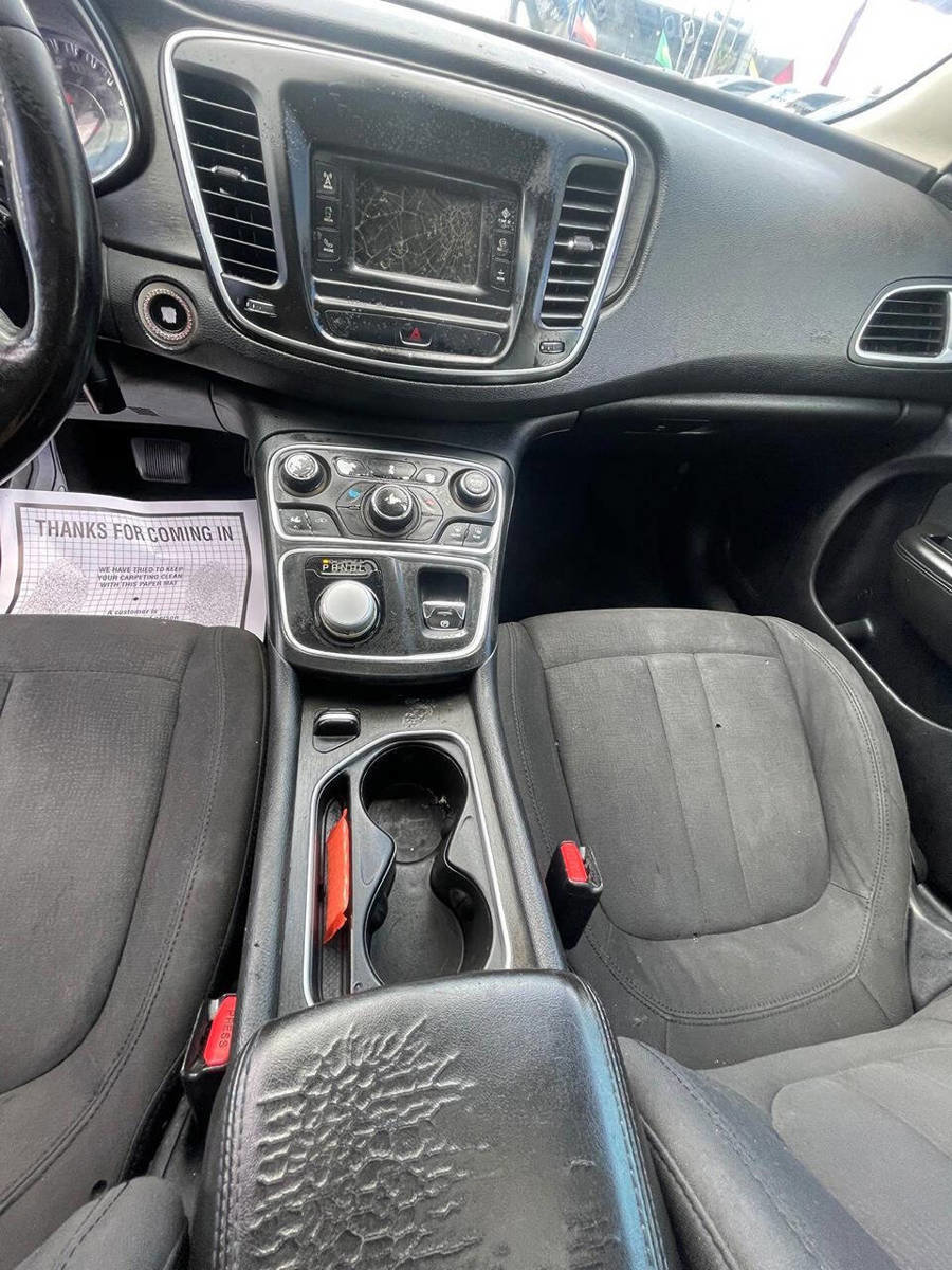 Used 2016 Chrysler 200 Limited w/ Anniversary Edition image 2