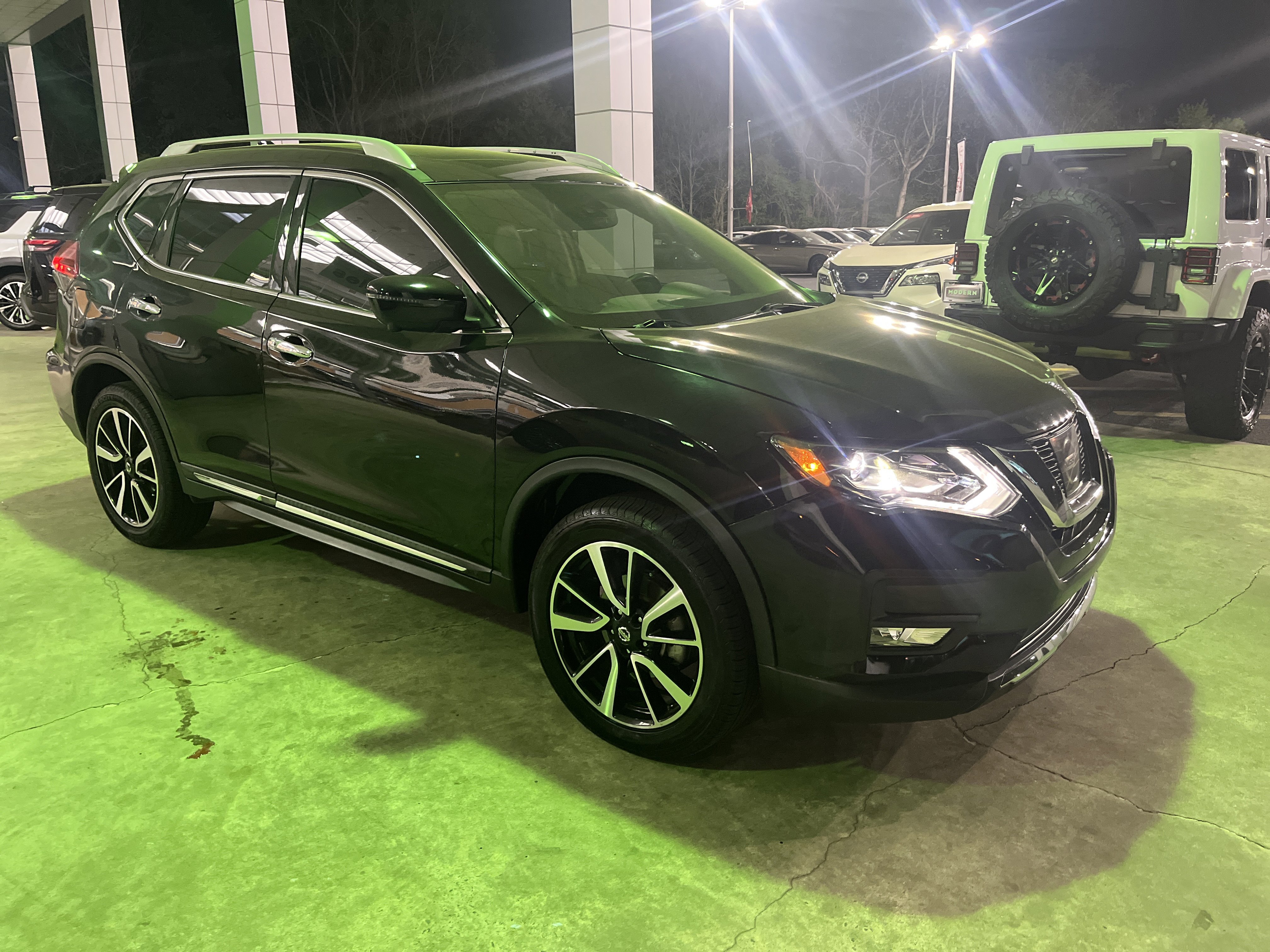 Used 2017 Nissan Rogue SL w/ SL Premium Package image 8