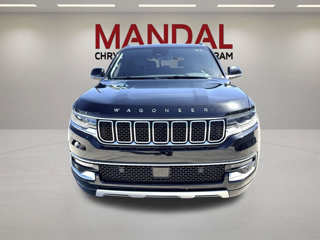 Used 2025 Jeep Wagoneer L Series II w/ 8-pass Seating Package AWD/4WD image 2
