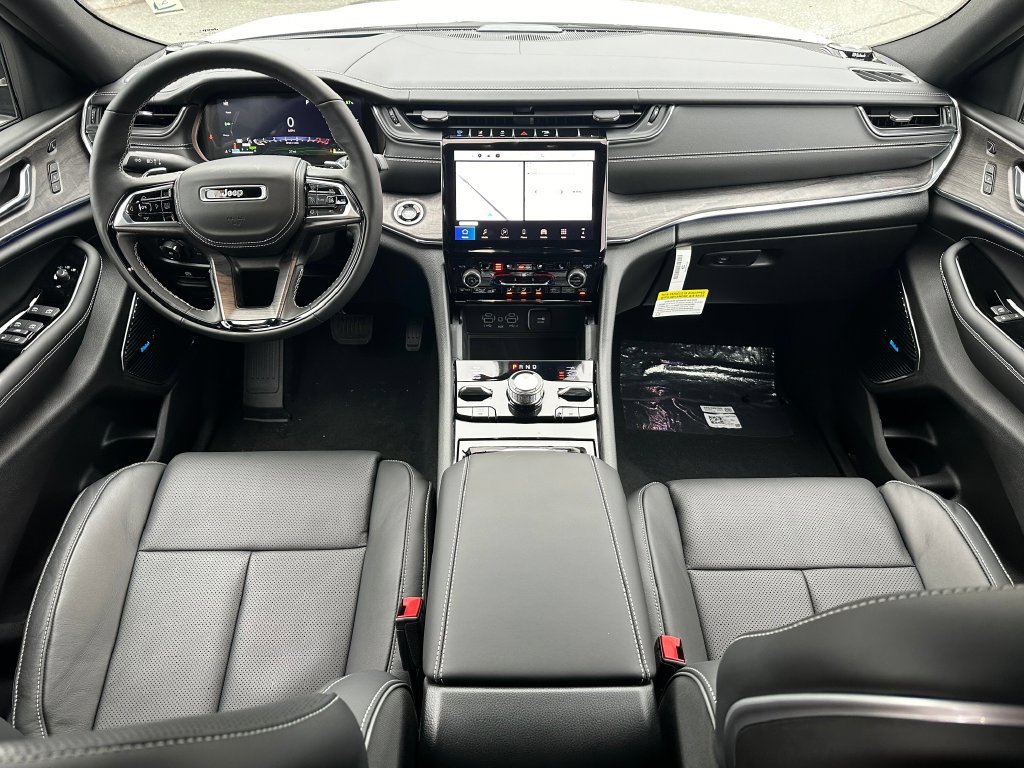New 2024 Jeep Grand Cherokee Overland w/ Advanced Protech Group III AWD/4WD image 16