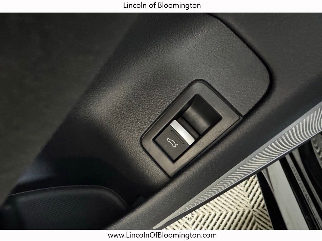 Used 2024 Audi RS 7 Performance w/ Black Optic Package image 38